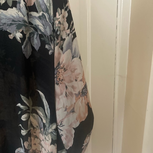 Women’s black with floral pattern blouse - Picture 4 of 6